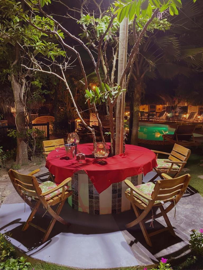 Bikini Hotel & Pool Паломино Екстериор снимка